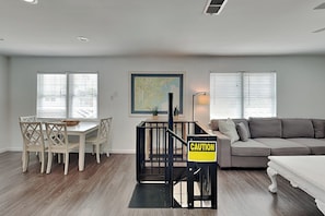 Smart TV - 50 Steps to the Beach | Spacious, Gas Grill, Beach Access (Tybee Island)