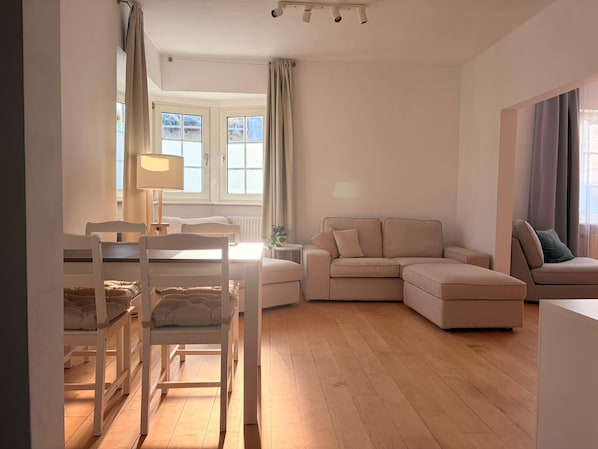 Smart TV - Vrbo Property (Münster-Sarmsheim)