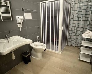 Room, 1 Bedroom | Bathroom - Room-room for Rent for 2 People (Campobasso)
