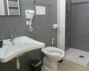 Room, 1 Bedroom | Bathroom - Room-room for Rent for 2 People (Campobasso)
