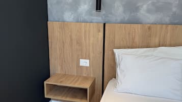 Comfort Triple Room | Iron/ironing board (on request), free WiFi