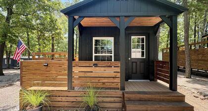 M at elkcreek -Modern Tiny Home Lake Tenkiller-Hot Tub-Firepit