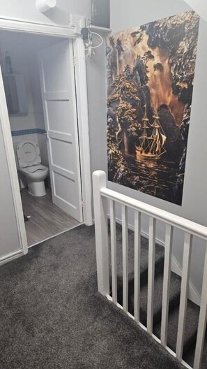 Bathroom - London Comfy Doubles (London)