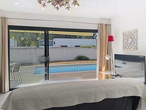 Iron/ironing board, bed sheets - Villa in Cala Rossa with Private Pool and Beach Within Walking Distance (Lecci)