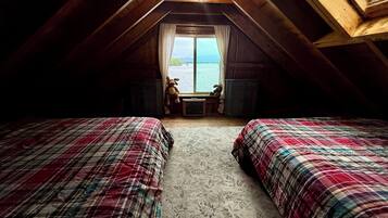 3 bedrooms, bed sheets