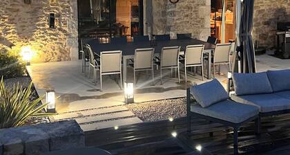 Maison de caractère avec piscine et jacuzzi à 5km de Villefranche de Rouergue
