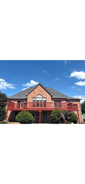 Exterior - Spacious 4-bedroom house in peaceful Lebanon with pool (Lebanon)