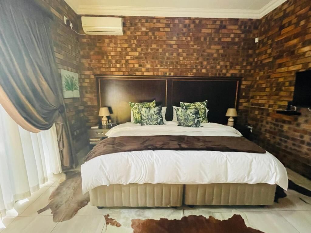 In-room safe, desk, laptop workspace, blackout curtains