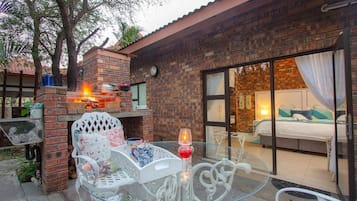 Luxury Suite, Pool Access, Park View | Terrace/patio