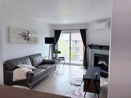 Cozy 2-bedroom apartment 22 minutes from Montreal
