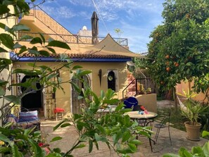 Outdoor dining - Dar Domingo (Chefchaouen)