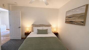 3 habitaciones, escritorio, tabla de planchar con plancha y wifi gratis