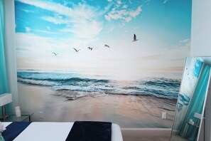 Iron/ironing board, WiFi, bed sheets - Seaside Retreat - 1BD Lux King in NE Jax (Jacksonville)