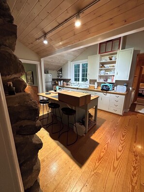 Private kitchen - Perfect 2-bedroom lakeside cottage in Wolfeboro,NH for a relaxing and getaway. (Wolfeboro)