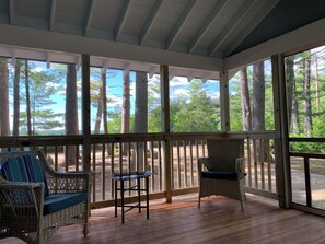 Interior - Perfect 2-bedroom lakeside cottage in Wolfeboro,NH for a relaxing and getaway. (Wolfeboro)
