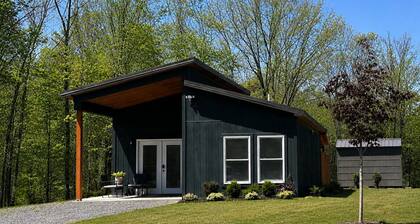 Peaceful Finger Lakes Retreat Near Keuka Lake. Pet-Friendly!