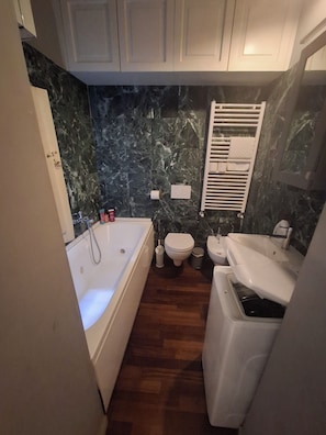 Appart'hôtel Familial, vue ville | Salle de bain