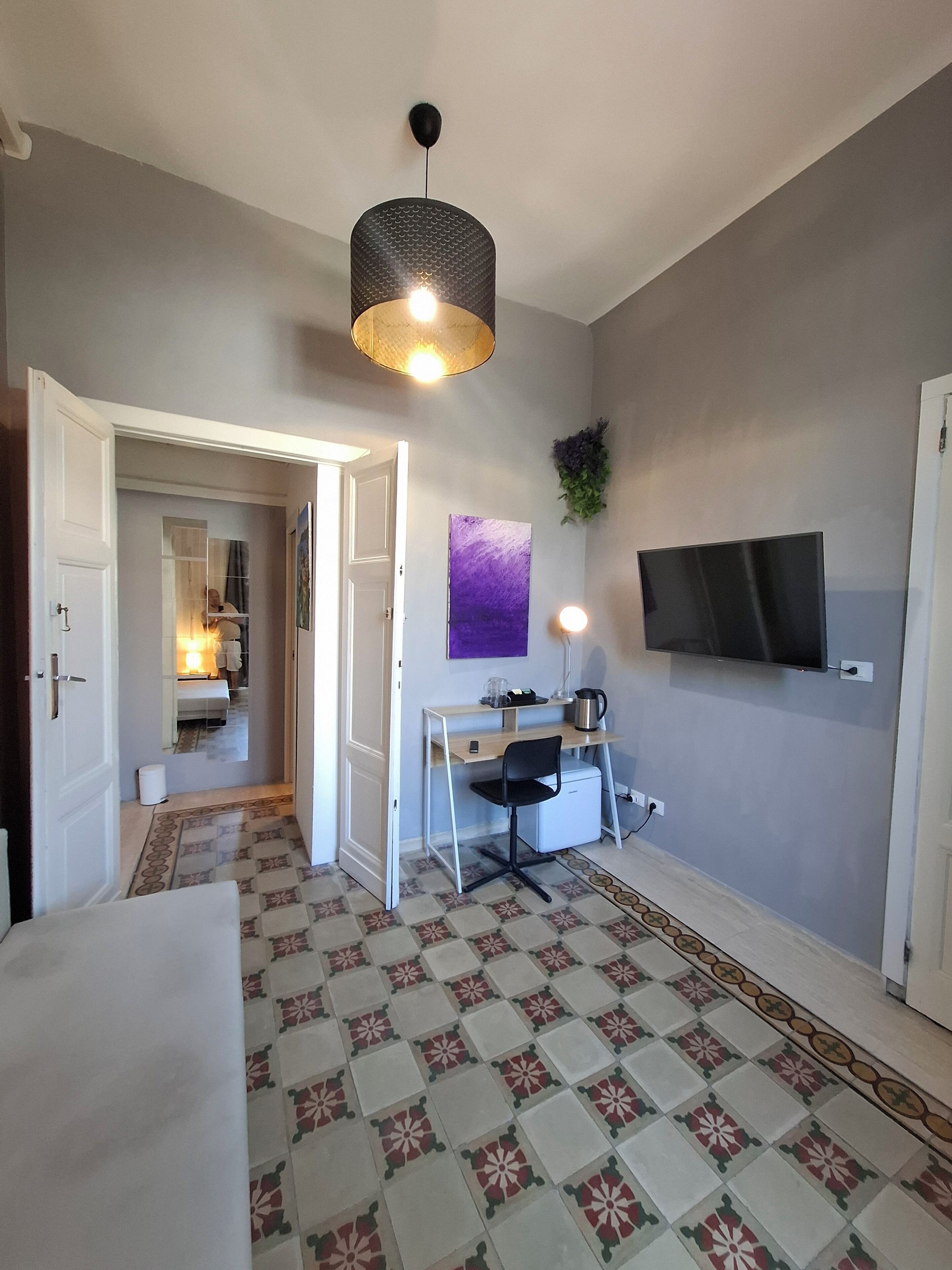 Deluxe Suite, Balcony, City View | Living area