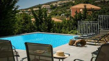 Vila luxo, sacada, vista para o oceano | Piscina | Piscina externa