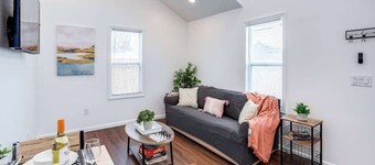 Tiny Home in Quiet Suburb near everything