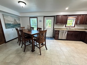 Dining - 31- NEW Adorable, clean, quality home near beach in quiet neighborhood! (Erie)
