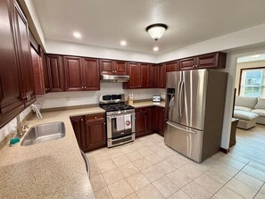 Private kitchen - 31- NEW Adorable, clean, quality home near beach in quiet neighborhood! (Erie)