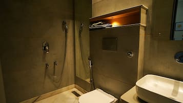 Familievilla - balkon - bjergudsigt | Badeværelse | Gratis toiletartikler, hårtørrer, håndklæder, Sæbe