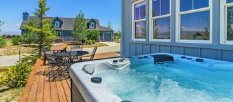 Golf Course Retreat with Hot Tub Dog-Friendly