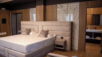 Deluxe Triple Room | Free WiFi