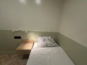 Free WiFi - 3 Bedroom Condo (Barcelona)