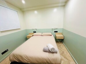 Free WiFi - 3 Bedroom Condo (Barcelona)