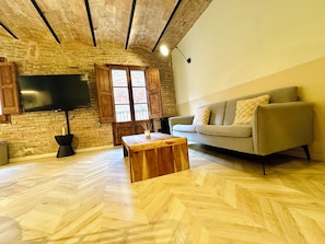 Living area - 3 Bedroom Condo (Barcelona)