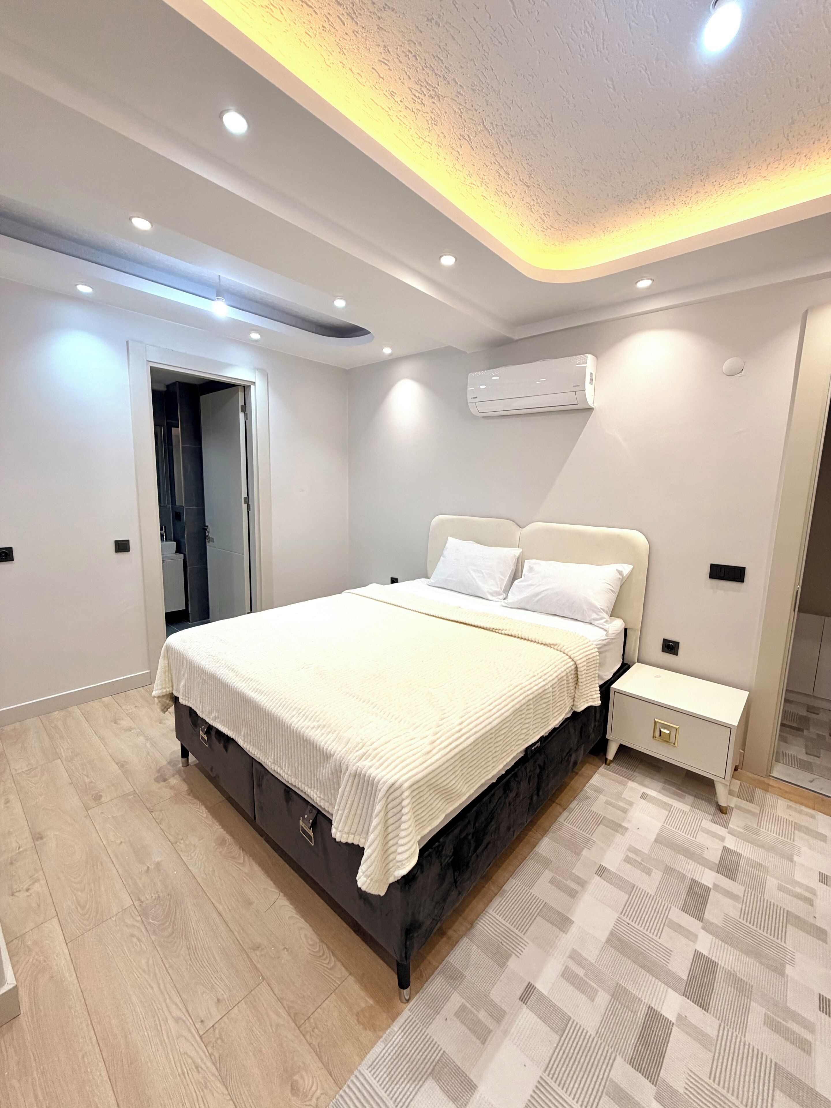 2 habitaciones, tabla de planchar con plancha y wifi gratis 