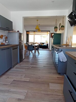 Private kitchen - Gaby's Little House (Saint-Hilaire-de-Riez)