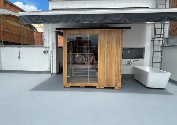 Terrace/patio - Furnished penthouse apartment in Medellín: 2 bedrooms, 2 bathrooms (Medellín)