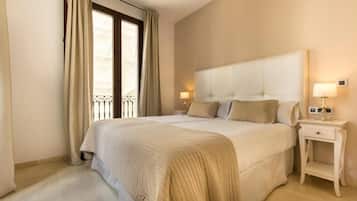 Superior Apartment, City View | Soundproofing, iron/ironing board, free WiFi