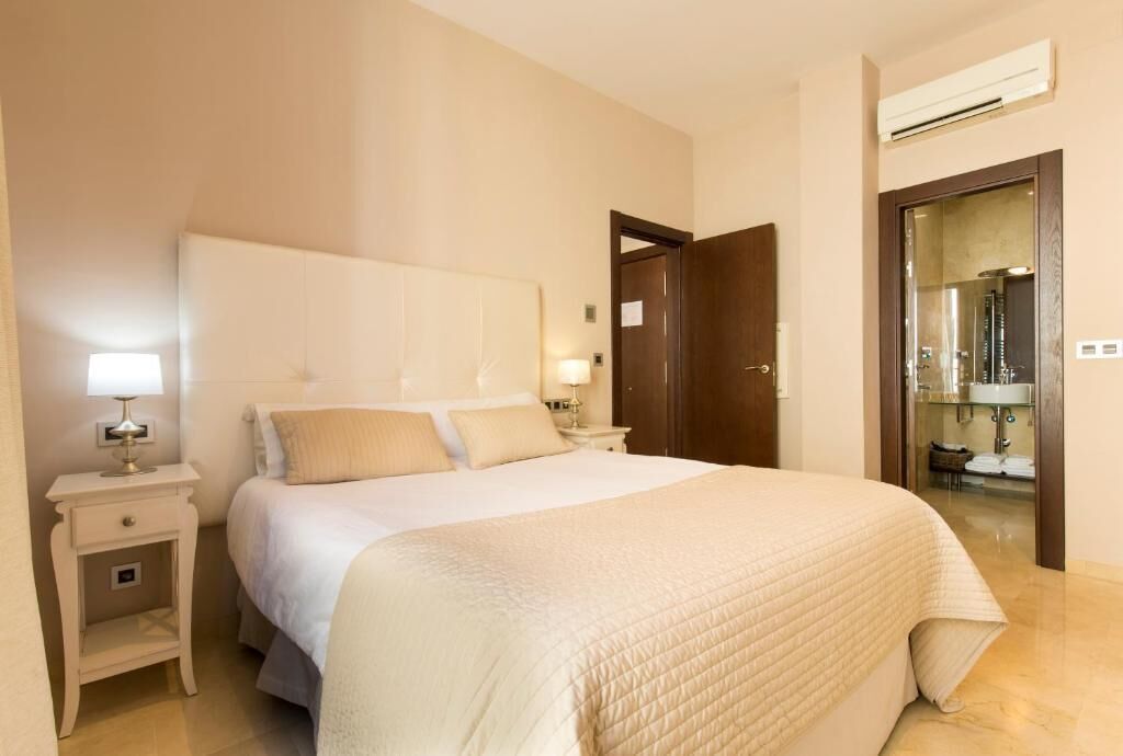 Superior Apartment, City View | Soundproofing, iron/ironing board, free WiFi