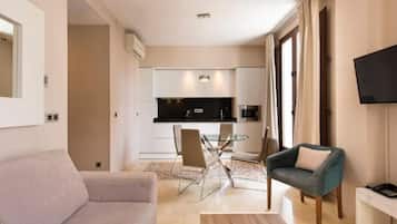 Superior Apartment, City View | Living area