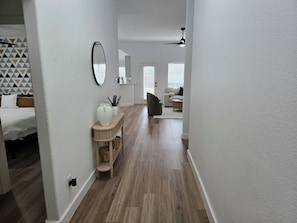 3 bedrooms, iron/ironing board, WiFi, bed sheets - Wonderful 3-bedroom house with AC next to PGA and Universal Studios (Little Elm)