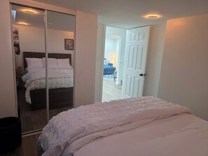 1 bedroom, iron/ironing board, WiFi (free), bed sheets