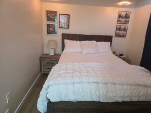 1 chambre, fer et planche à repasser, accès au Wi-Fi (inclus)