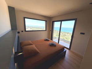 Internet, bed sheets - Contemporary Villa / Ocean View / Solenzara (Sari-Solenzara)