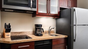 Private kitchen - Escape into tranquility at our Maui vacation resort (Lahaina)