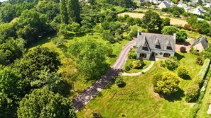 Exterior - 4-bedroom house with a 7,000-square-meter garden, 950 meters from the sea (Plouézec)
