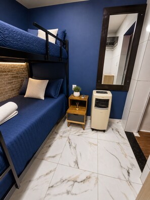 Room - Cozy house in the city center. (Ponte Nova)