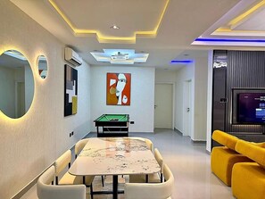 Spielezimmer