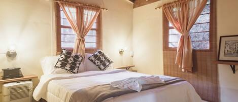 Family Bungalow, Patio, Mountain View | Desk, free WiFi