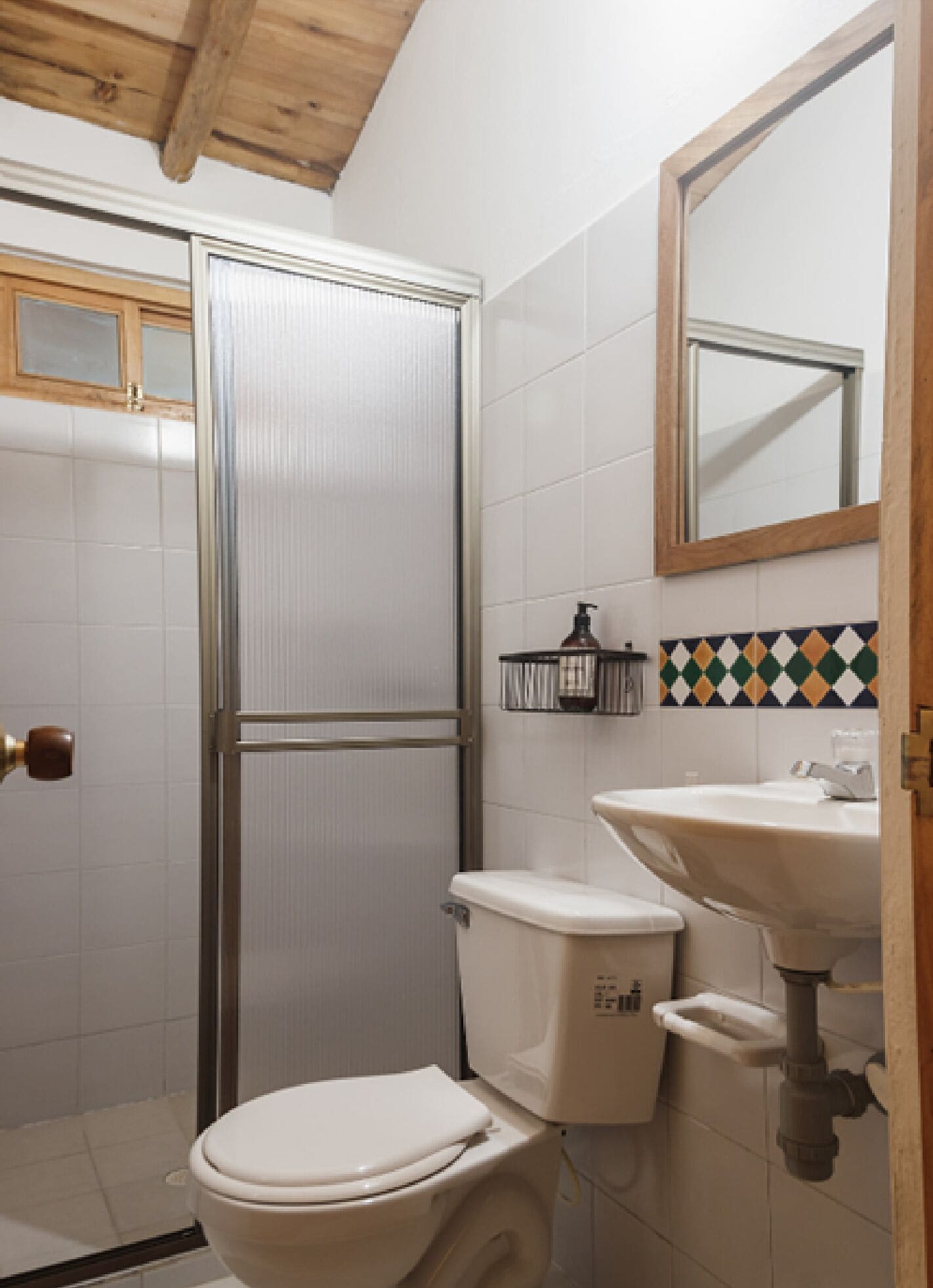 Family Bungalow, Patio, Mountain View | Bathroom | Towels, soap, shampoo, toilet paper