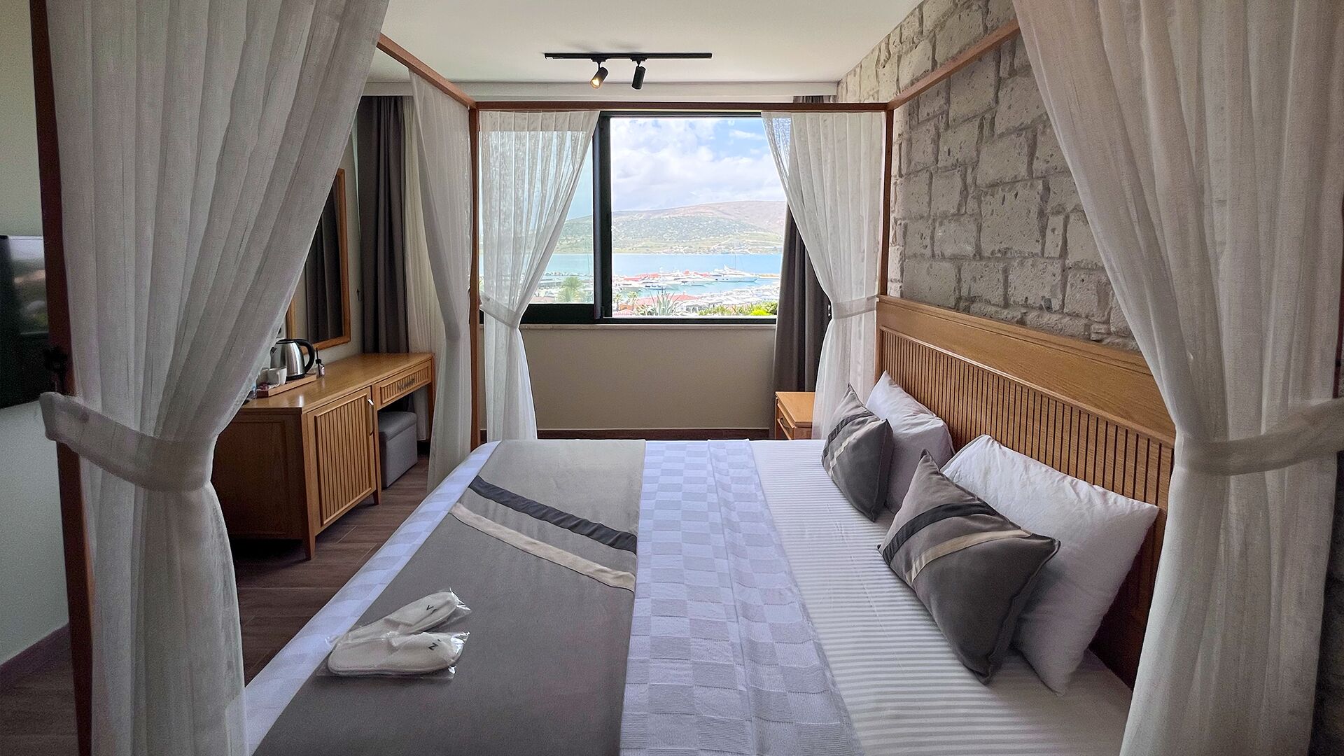 NOA ROMANCE SEA ROOM | Kostenloses WLAN, Bettwäsche