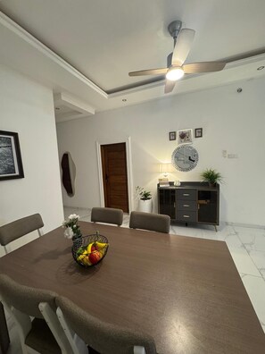 Dining - Modern 3BR En-Suite Home + Wi-Fi,Near Airport (Accra)